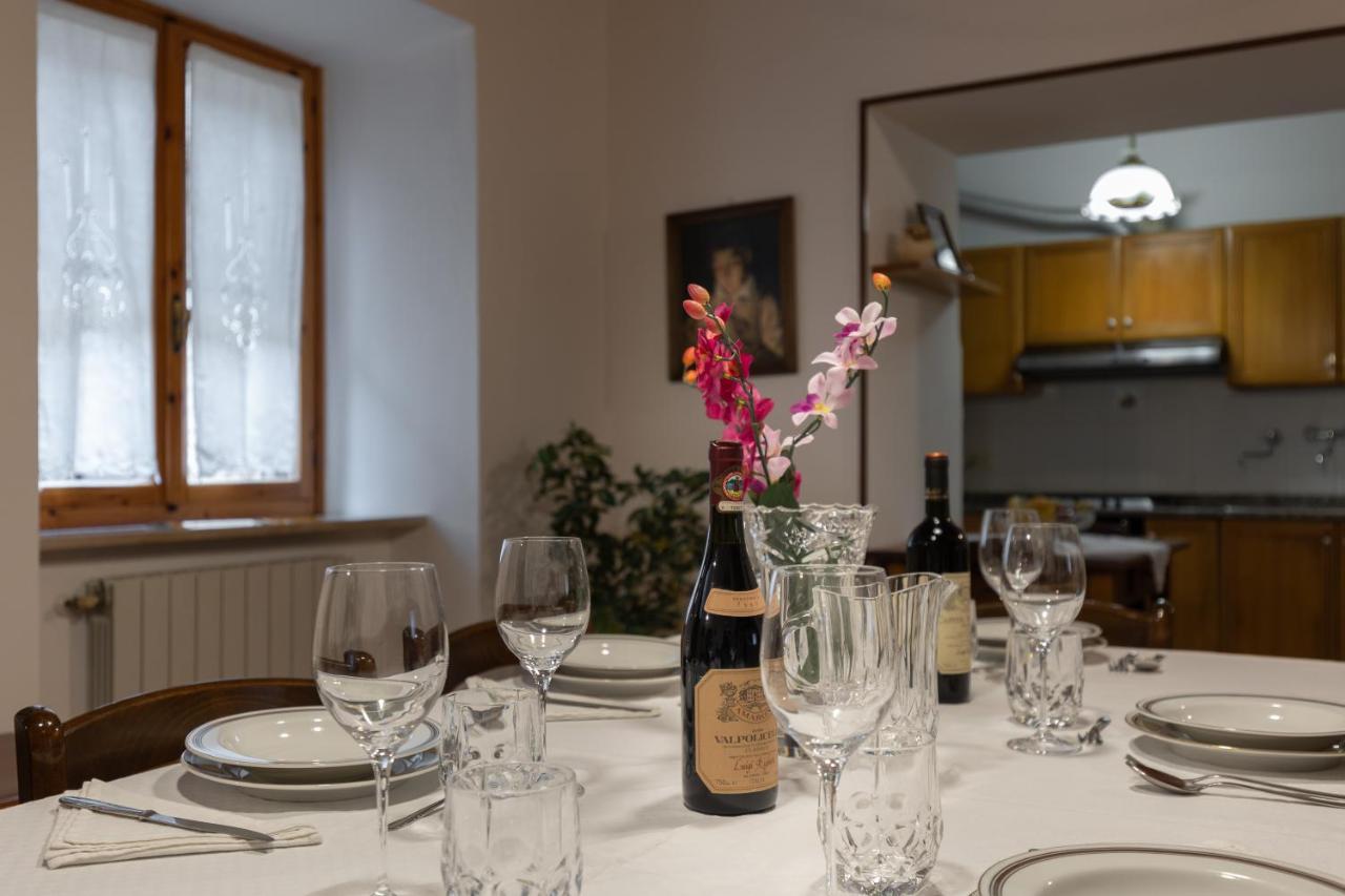 Enchanting Flat With Patio In Abbadia A Isola Монтериджони Екстериор снимка