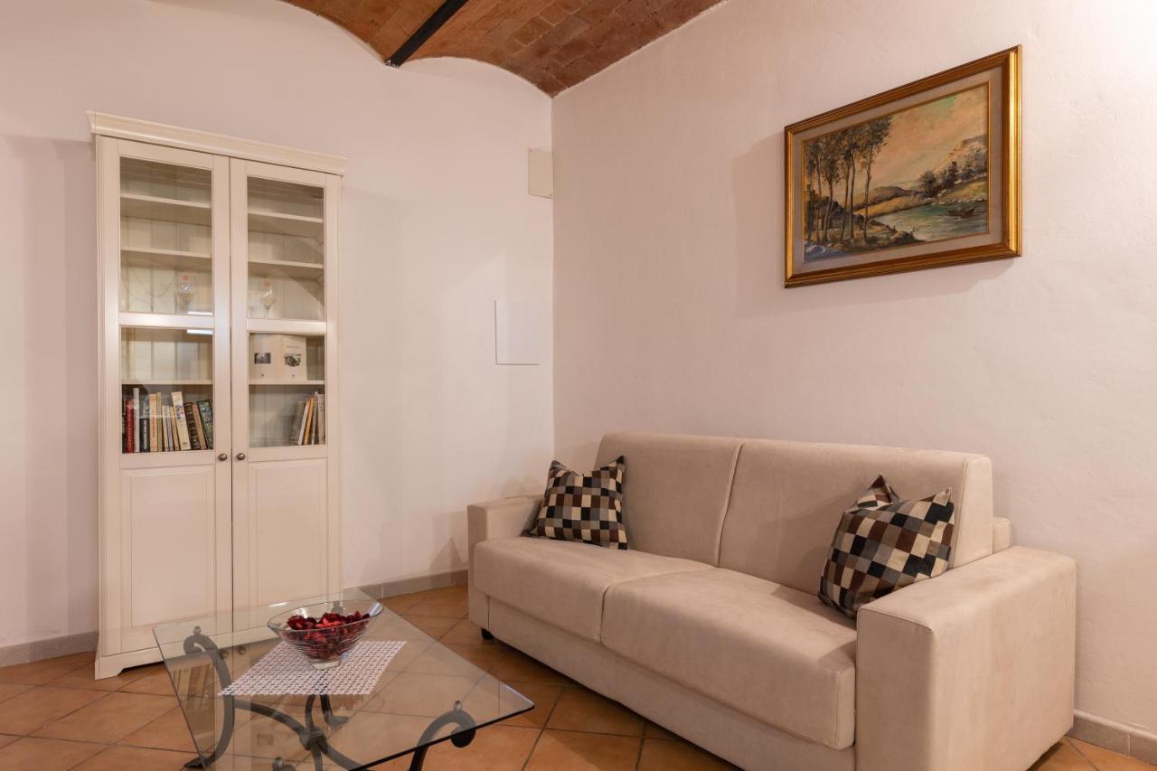Enchanting Flat With Patio In Abbadia A Isola Монтериджони Екстериор снимка