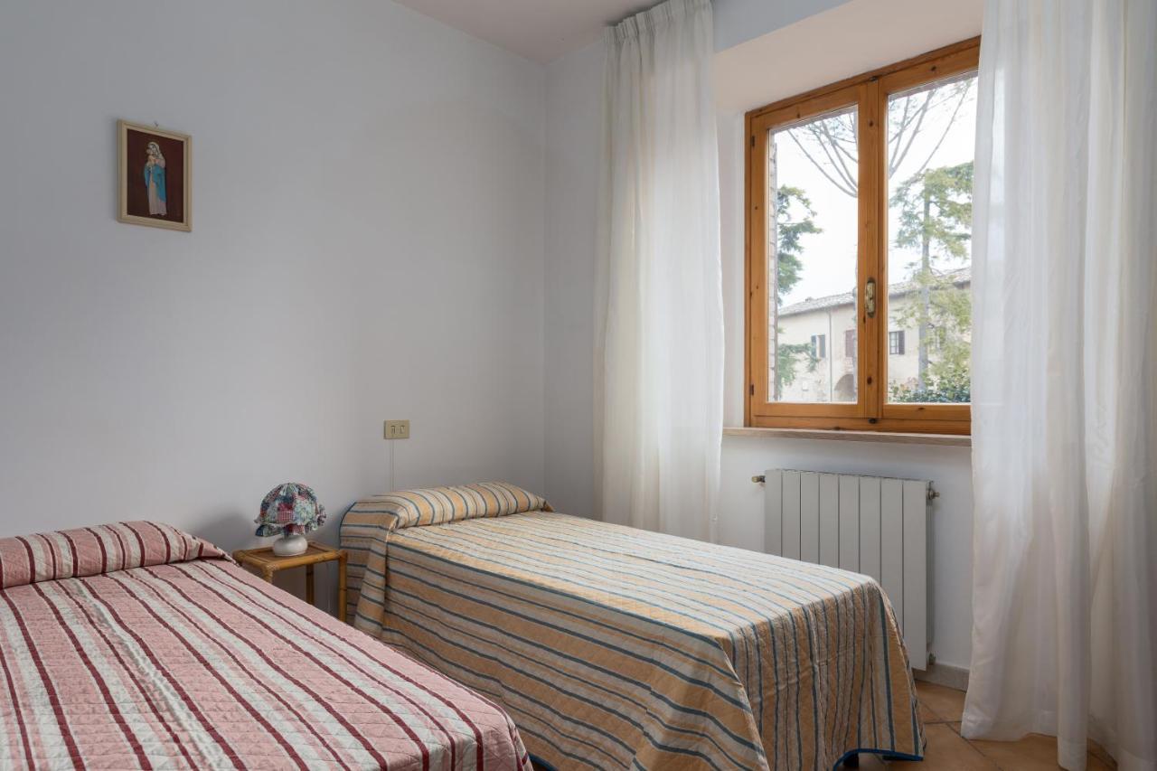 Enchanting Flat With Patio In Abbadia A Isola Монтериджони Екстериор снимка