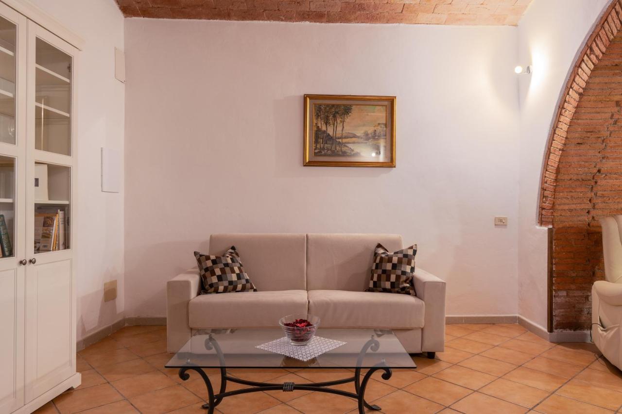 Enchanting Flat With Patio In Abbadia A Isola Монтериджони Екстериор снимка