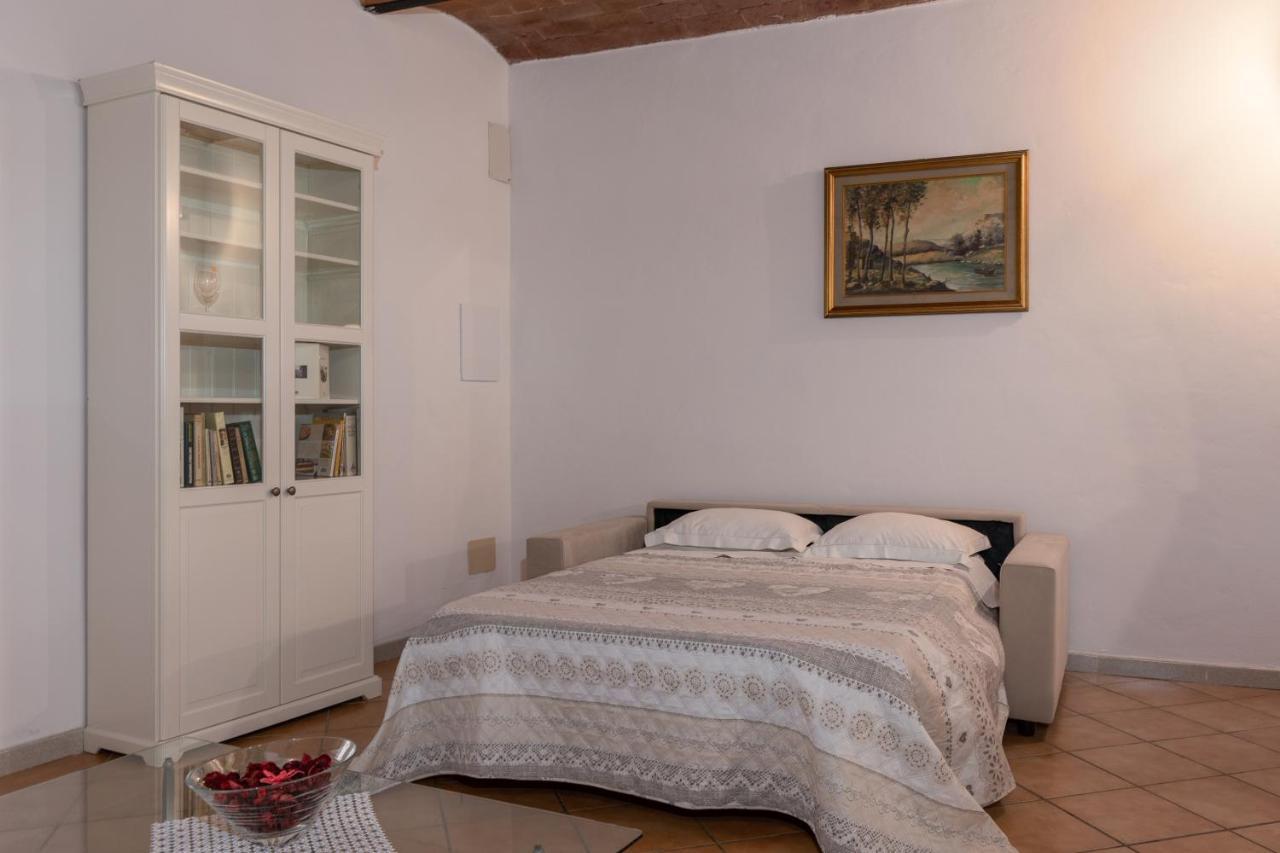 Enchanting Flat With Patio In Abbadia A Isola Монтериджони Екстериор снимка